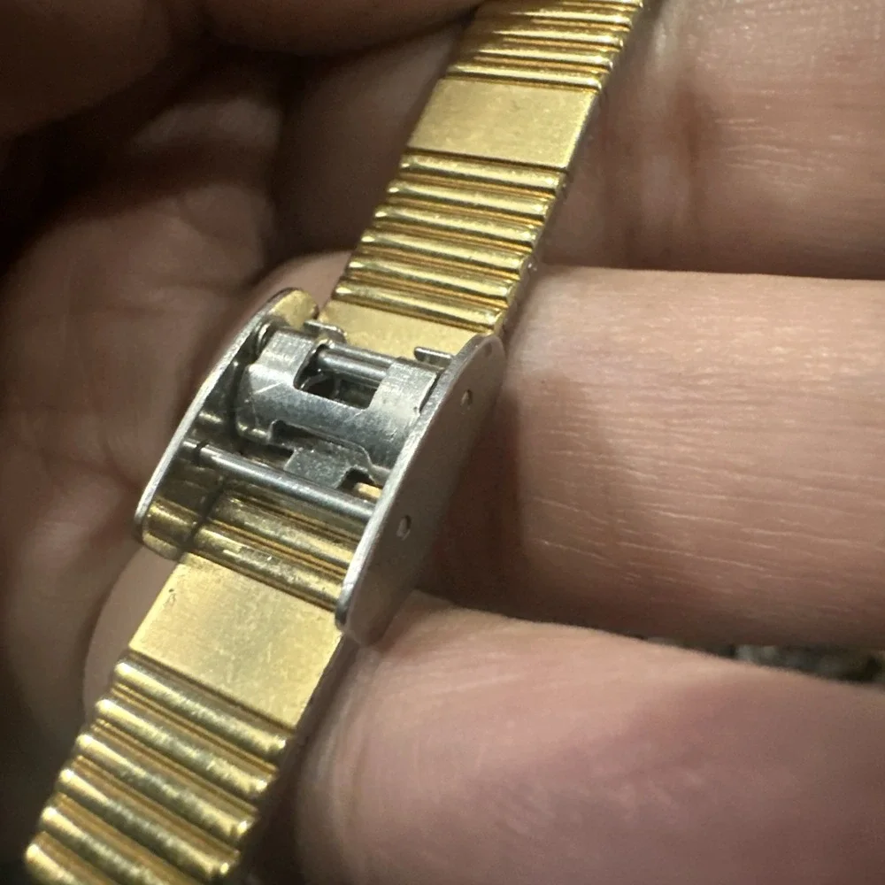 Working Vintage Bulova Brown Dial Womens Watch Gold Tone Quartz 19mm Fit 6.25